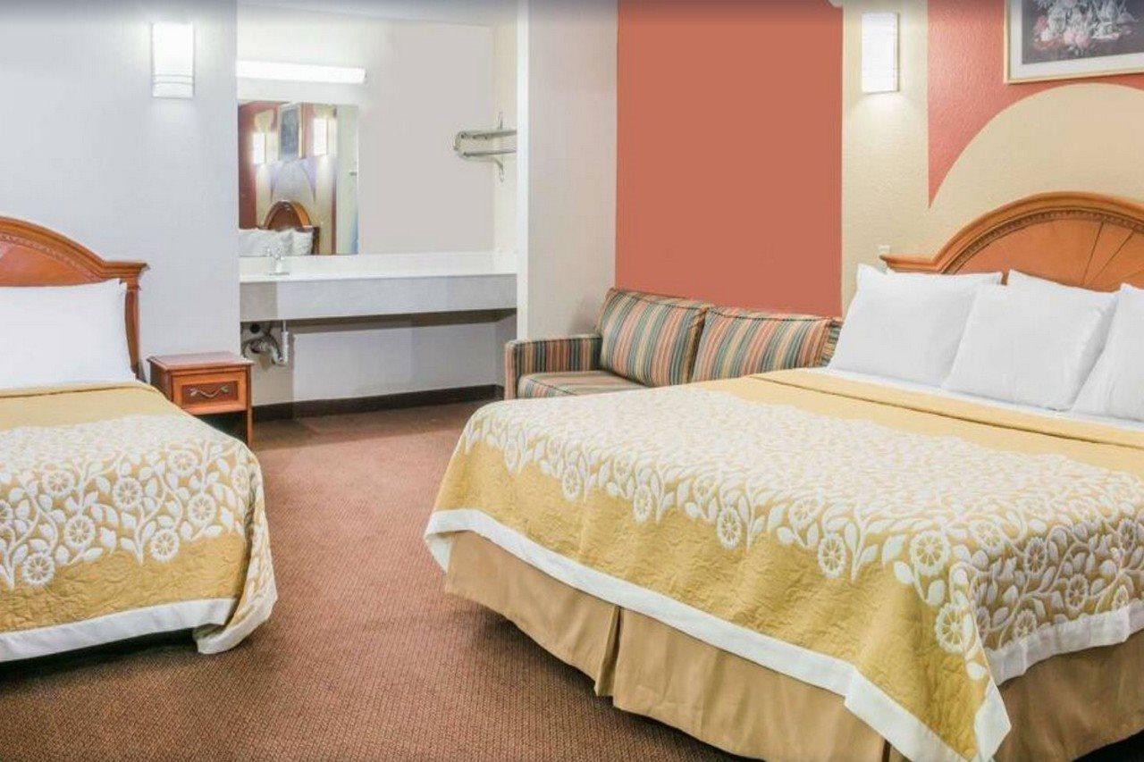 Days Inn By Wyndham Bastrop Exterior foto